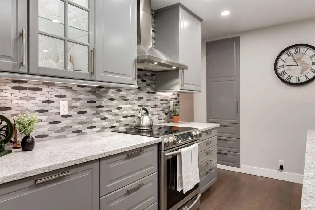 9915 Patton Road SW Calgary AB T2V 5G1