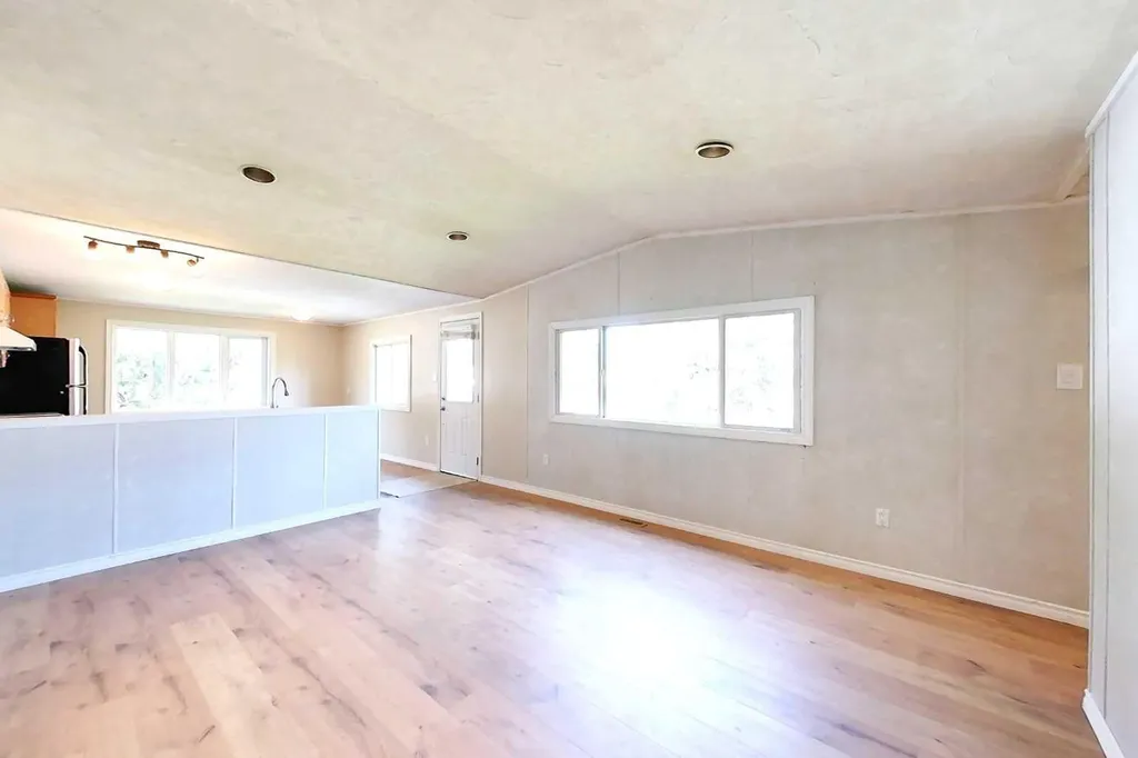 1305 11 Street SE Slave Lake AB T0G2A3