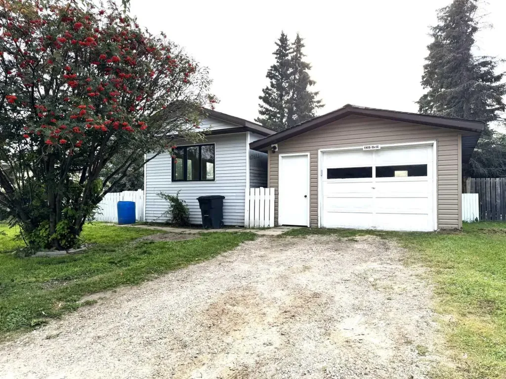 1305 11 Street SE Slave Lake AB T0G2A3