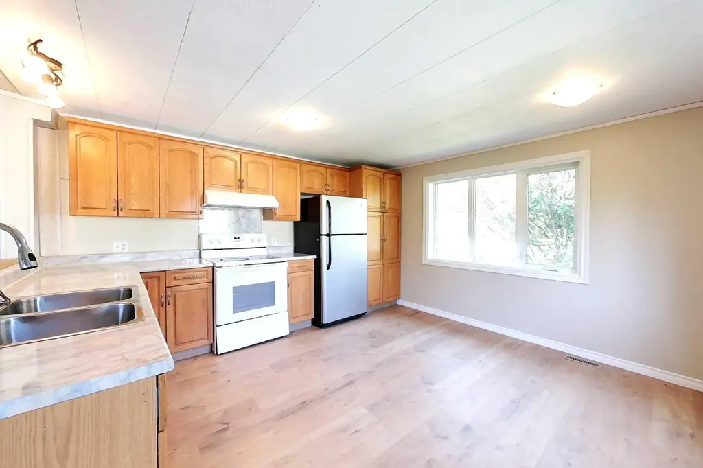 1305 11 Street SE Slave Lake AB T0G2A3