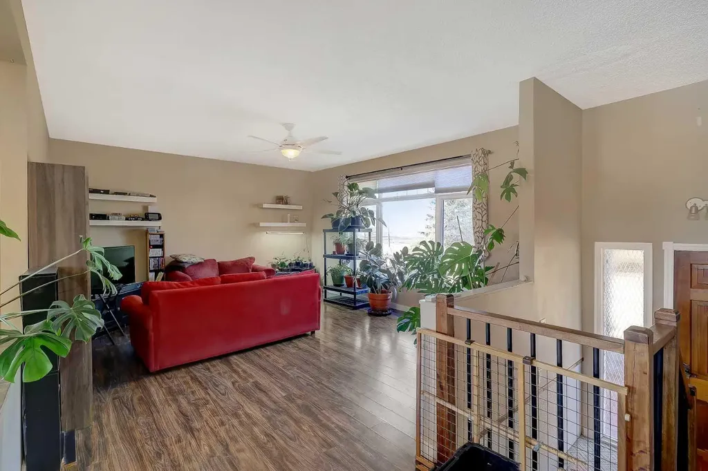 72101 261 Range Road Range Ridgevalley AB T0H 0Y0