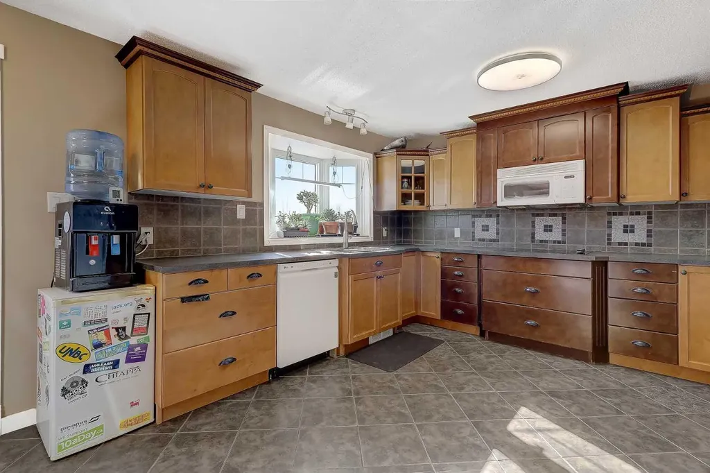 72101 261 Range Road Range Ridgevalley AB T0H 0Y0