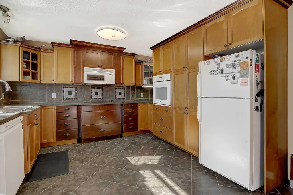 72101 261 Range Road Range Ridgevalley AB T0H 0Y0
