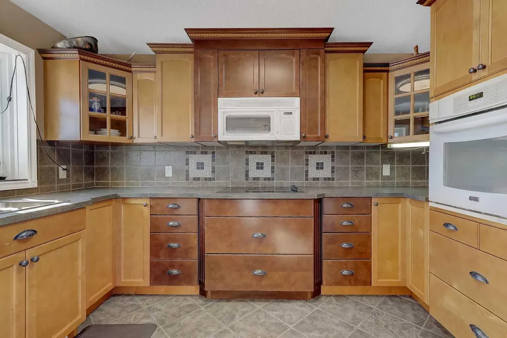 72101 261 Range Road Range Ridgevalley AB T0H 0Y0