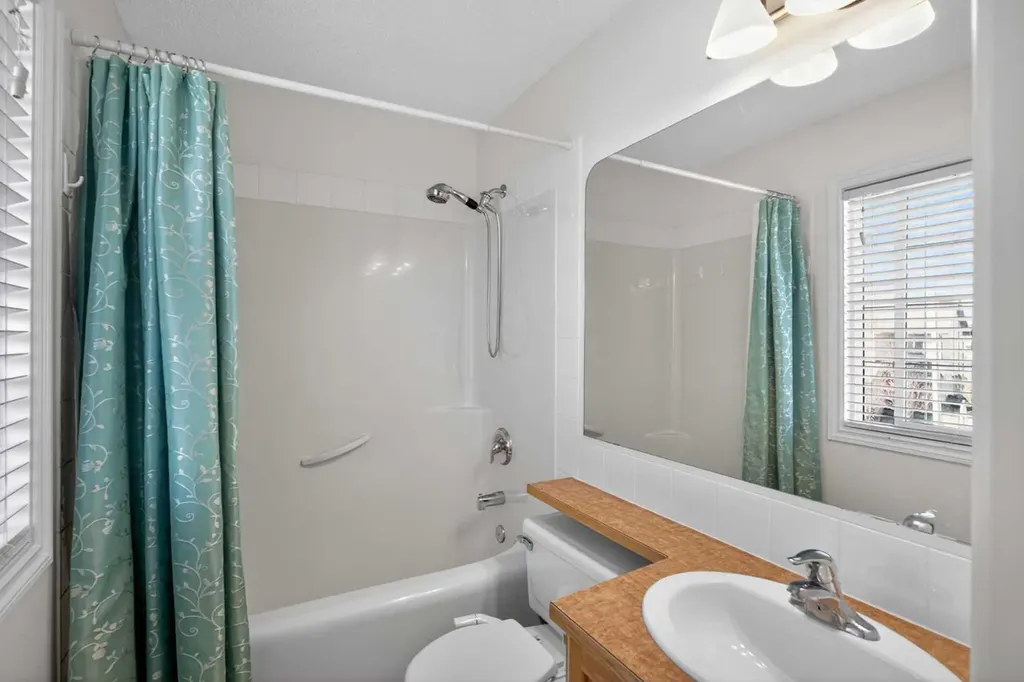 268 Westmount Crescent Okotoks AB T1S2J1