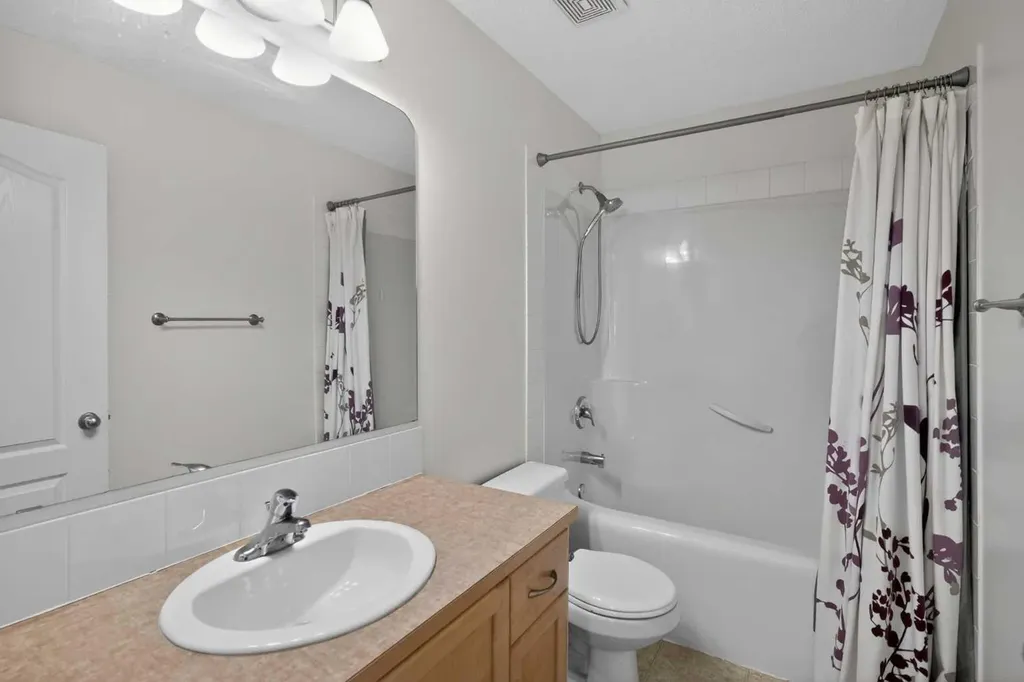 268 Westmount Crescent Okotoks AB T1S2J1