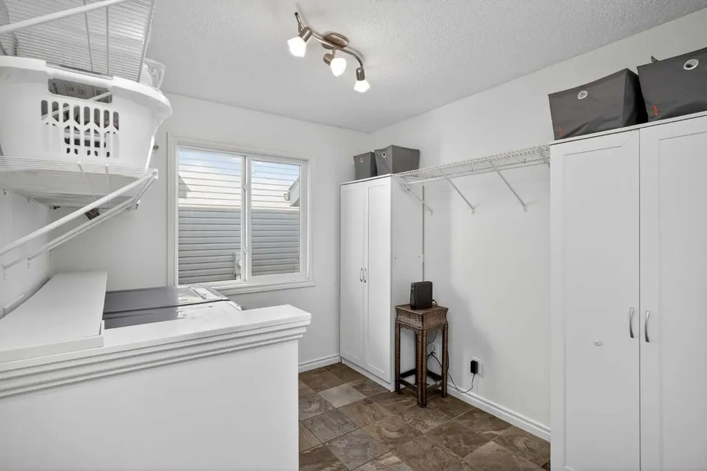 268 Westmount Crescent Okotoks AB T1S2J1