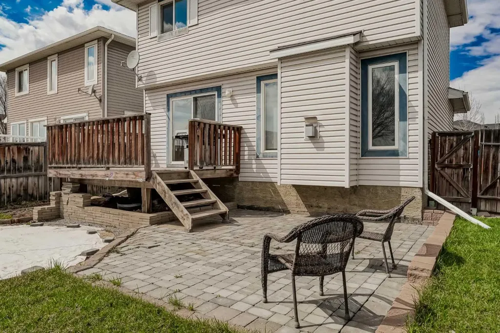 268 Westmount Crescent Okotoks AB T1S2J1