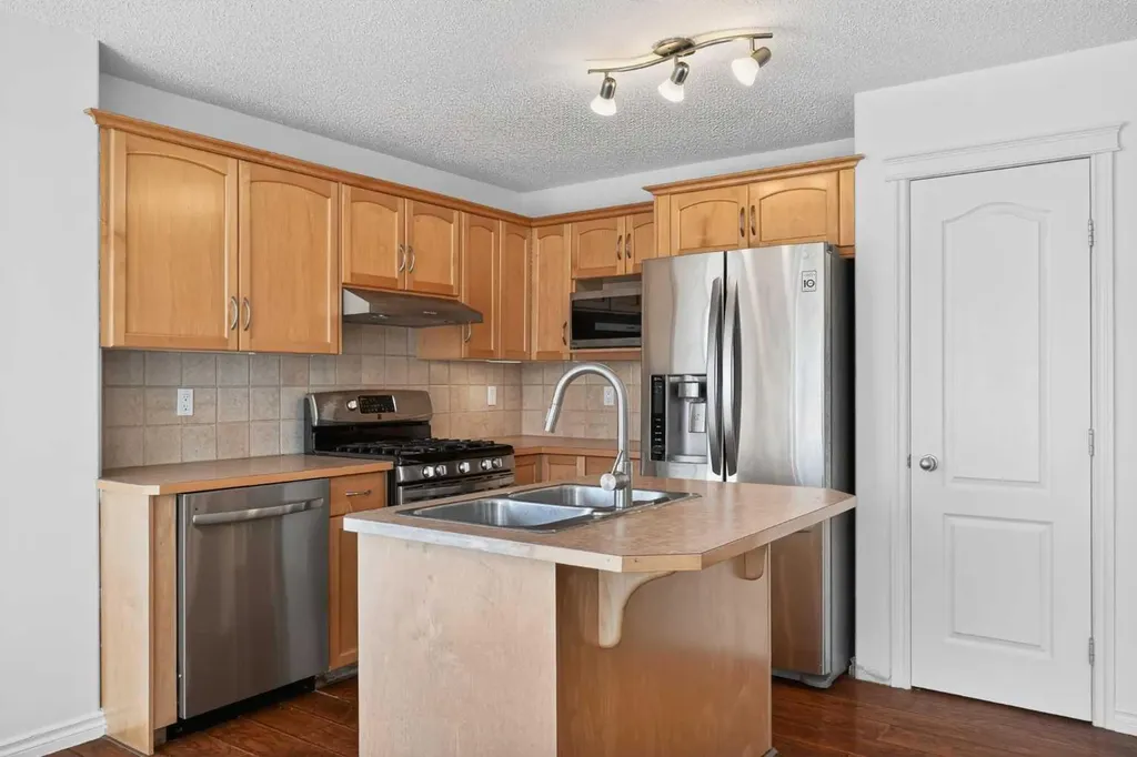 268 Westmount Crescent Okotoks AB T1S2J1
