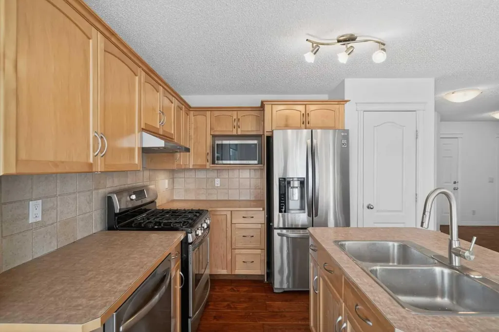 268 Westmount Crescent Okotoks AB T1S2J1