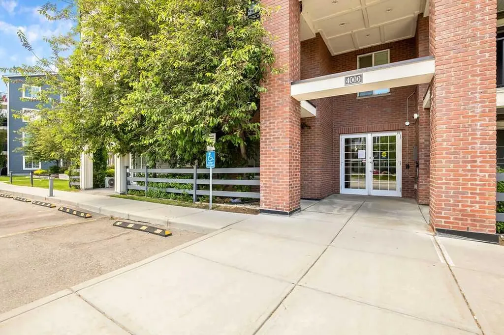 99 Copperstone Park SE Calgary AB T2Z 5C9