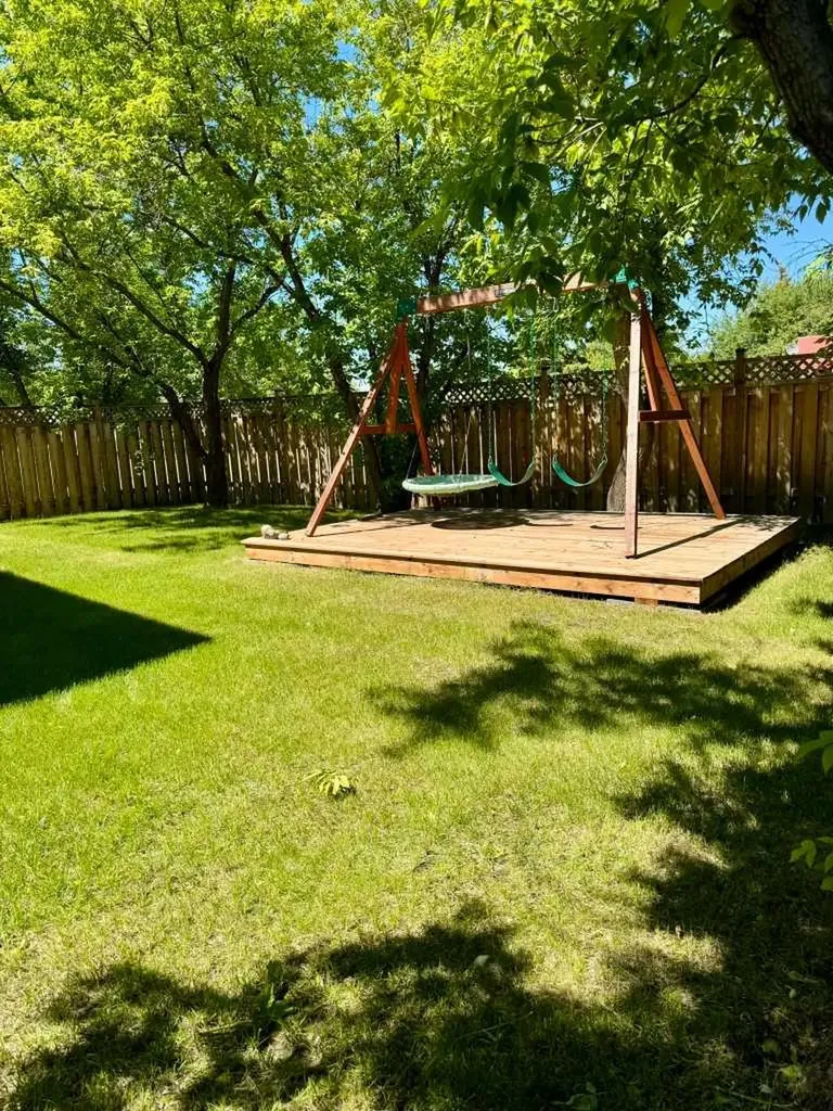 4819 1 Street Donnelly AB T0H 1G0
