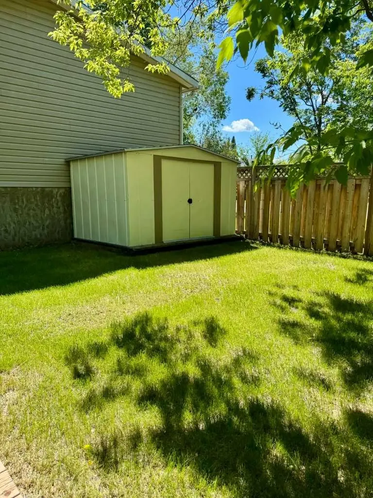 4819 1 Street Donnelly AB T0H 1G0