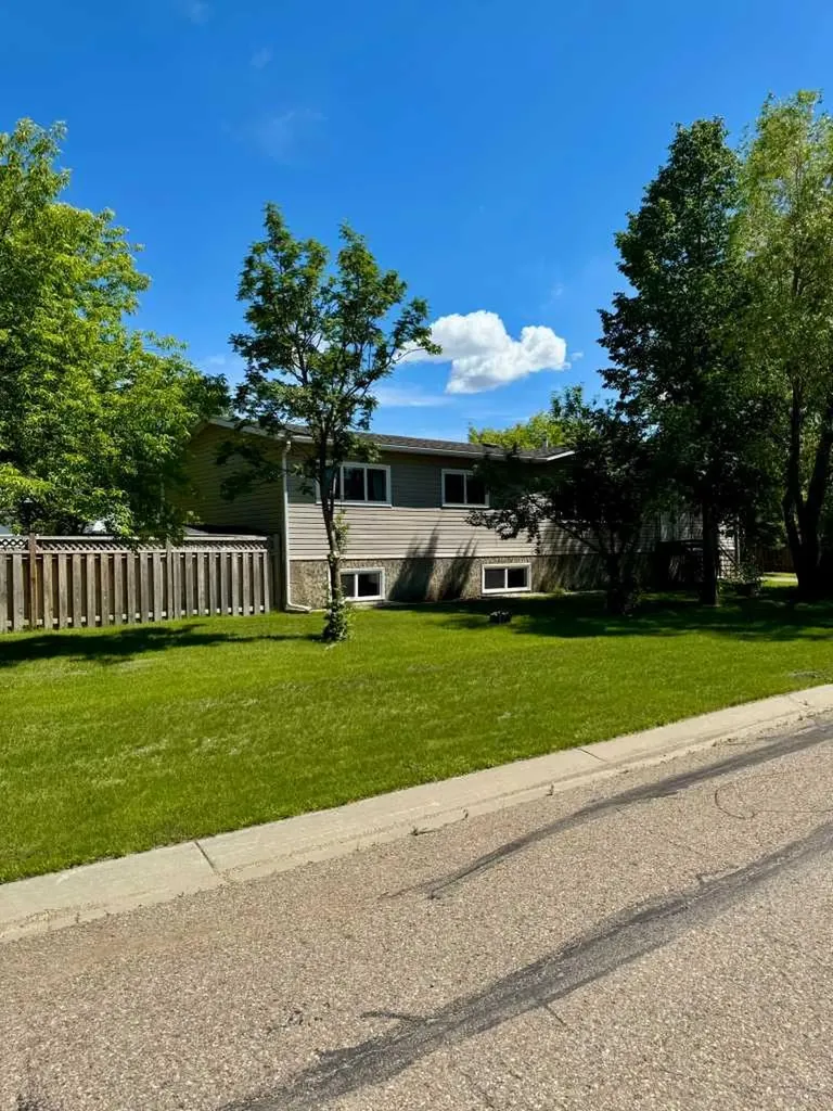 4819 1 Street Donnelly AB T0H 1G0