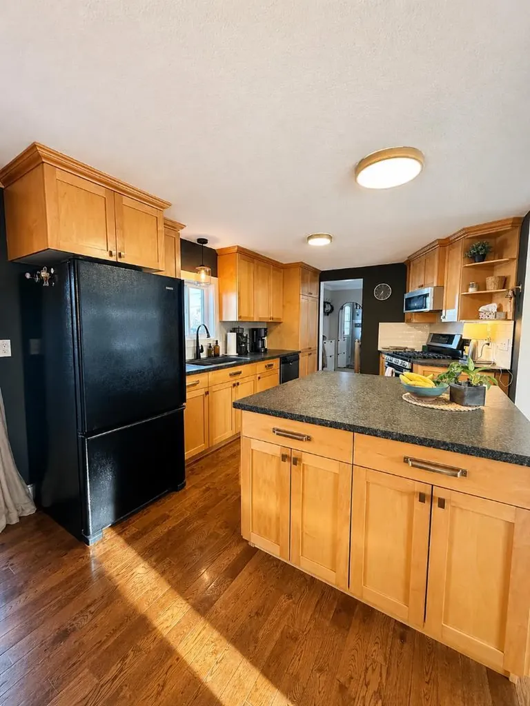 4819 1 Street Donnelly AB T0H 1G0