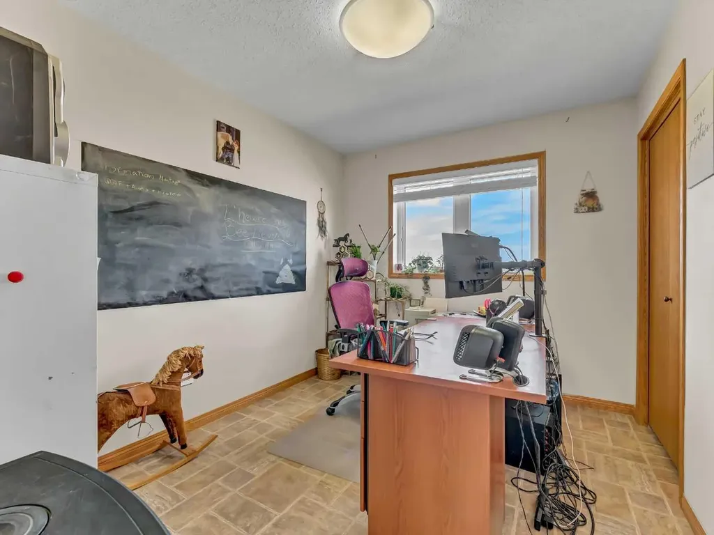16021 Range Road 23 Schuler AB T1A7G7