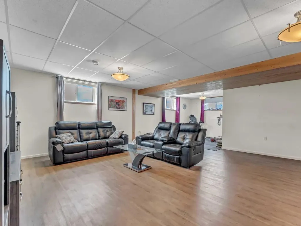 16021 Range Road 23 Schuler AB T1A7G7