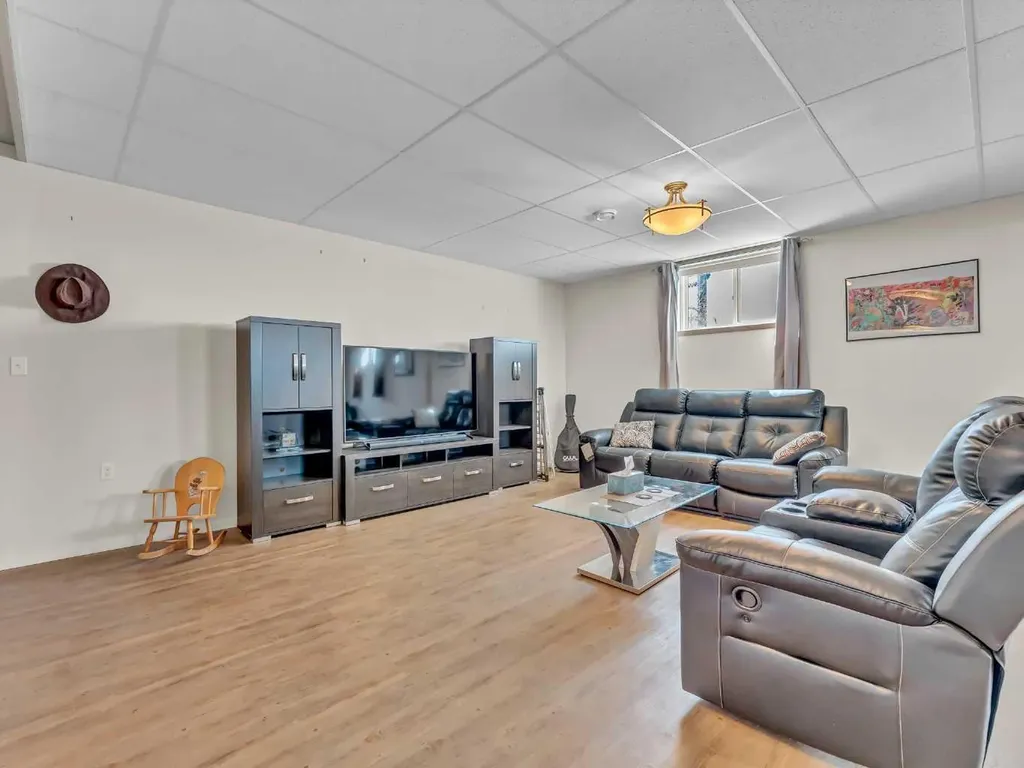16021 Range Road 23 Schuler AB T1A7G7