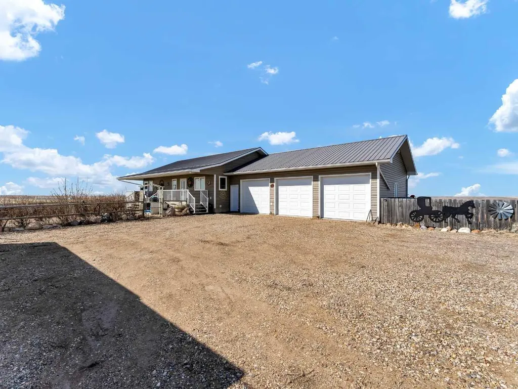 16021 Range Road 23 Schuler AB T1A7G7