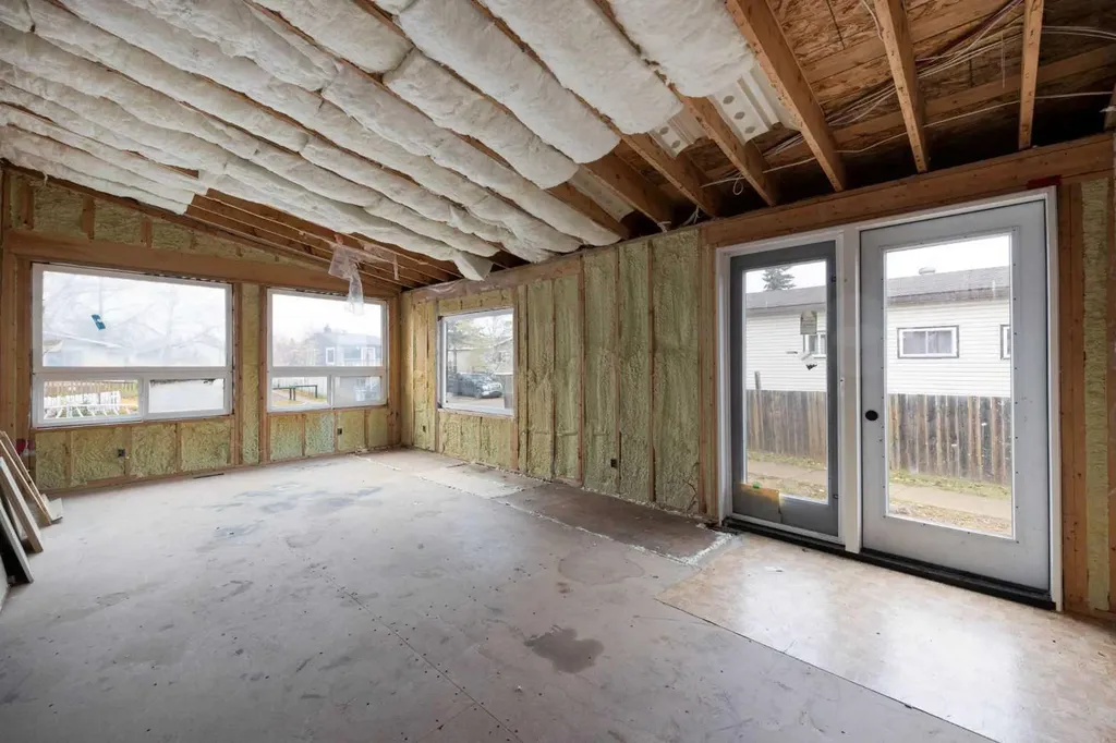 232 Greenwich Lane Fort Mcmurray AB T9H 3Z3