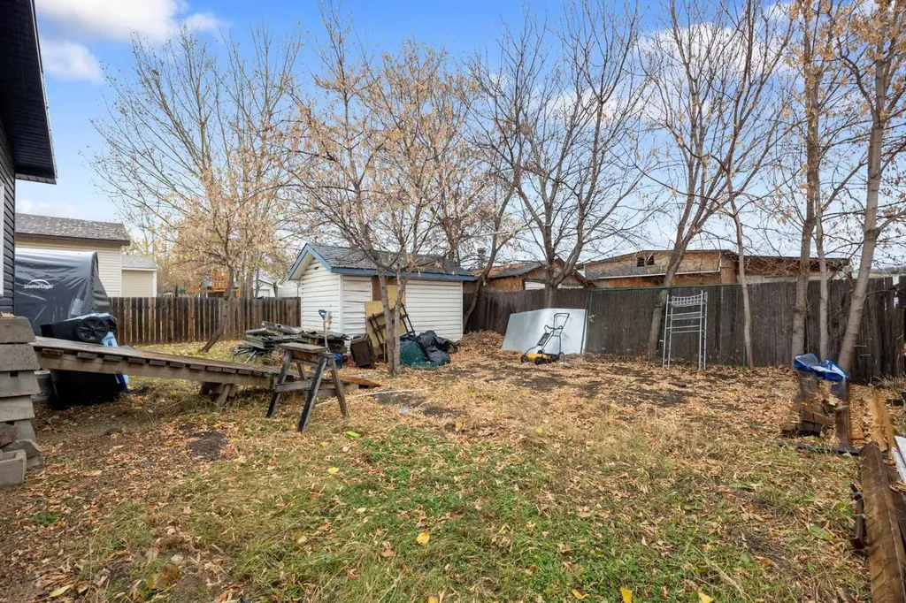 232 Greenwich Lane Fort Mcmurray AB T9H 3Z3