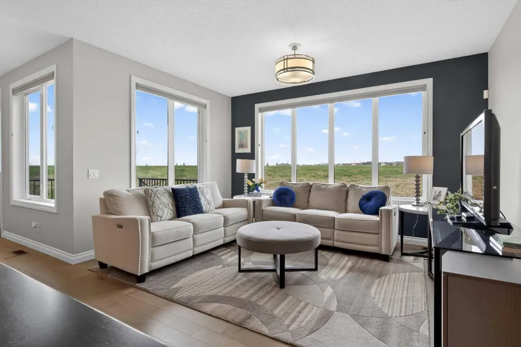 73 Rockyvale Green NW Calgary AB T3G 0G4