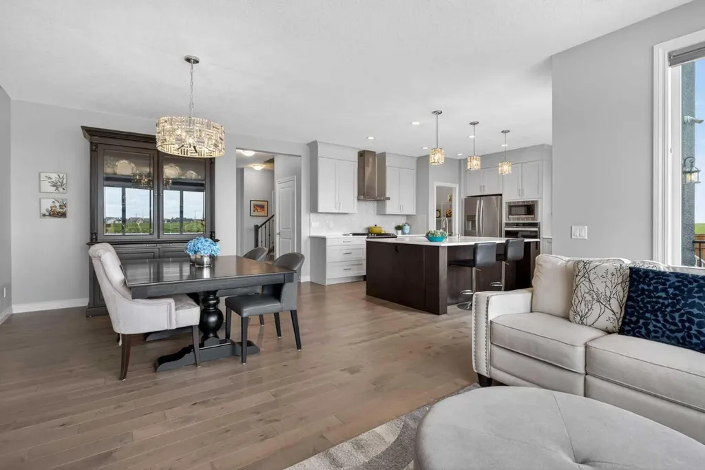 73 Rockyvale Green NW Calgary AB T3G 0G4