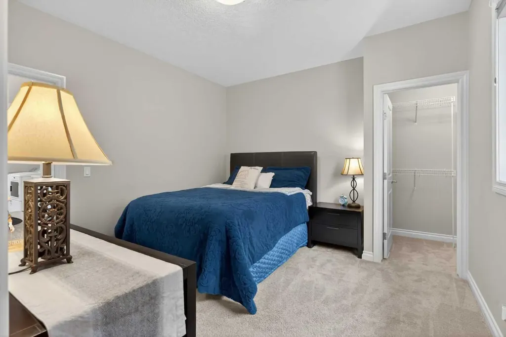 73 Rockyvale Green NW Calgary AB T3G 0G4