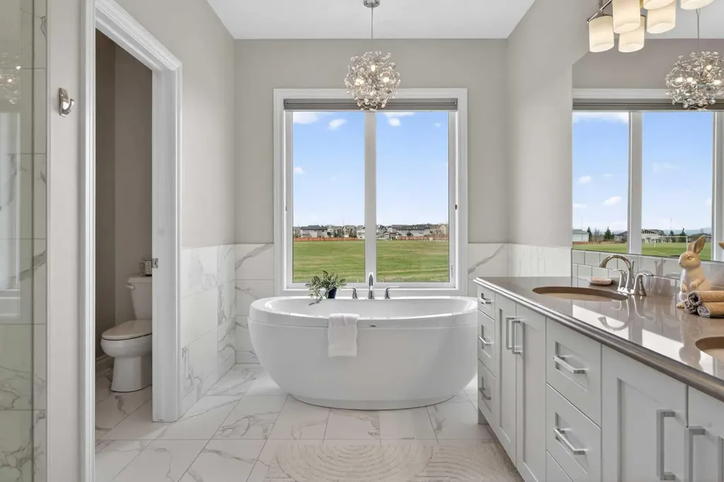 73 Rockyvale Green NW Calgary AB T3G 0G4