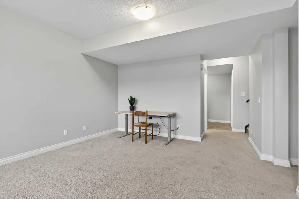 73 Rockyvale Green NW Calgary AB T3G 0G4