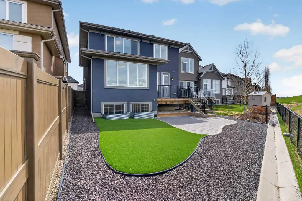 73 Rockyvale Green NW Calgary AB T3G 0G4