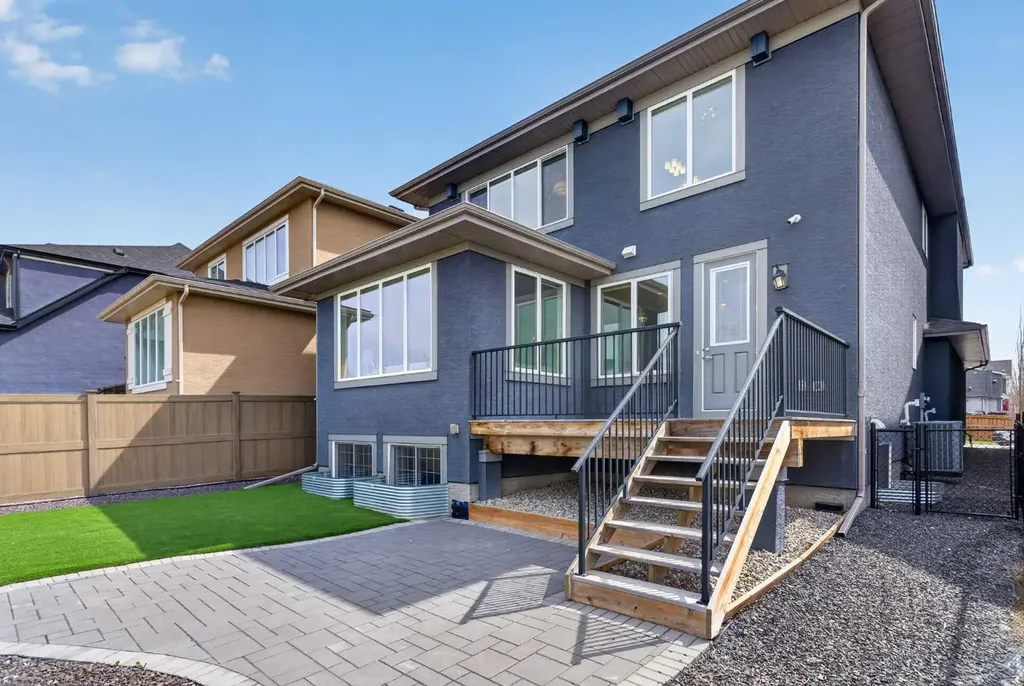 73 Rockyvale Green NW Calgary AB T3G 0G4