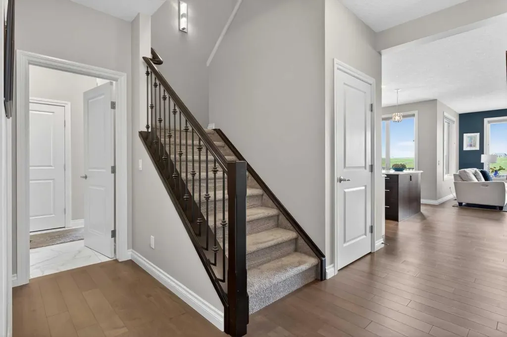 73 Rockyvale Green NW Calgary AB T3G 0G4