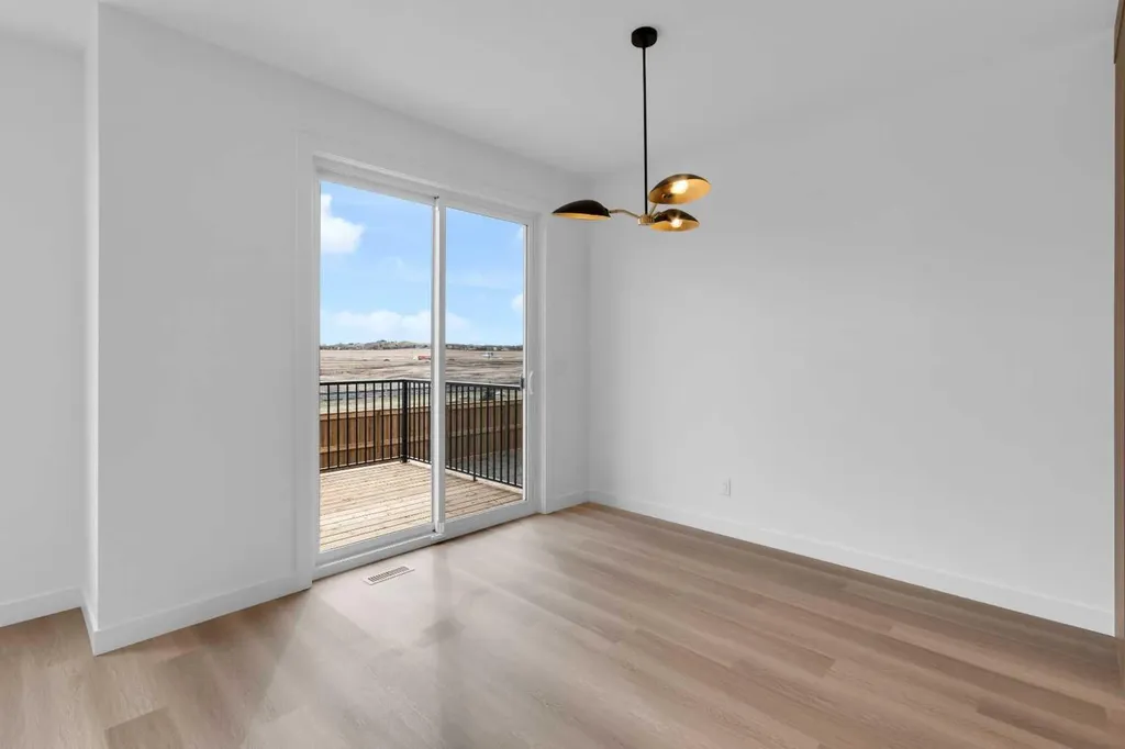 1493 South Point Villas SW Airdrie AB T4B 5P2