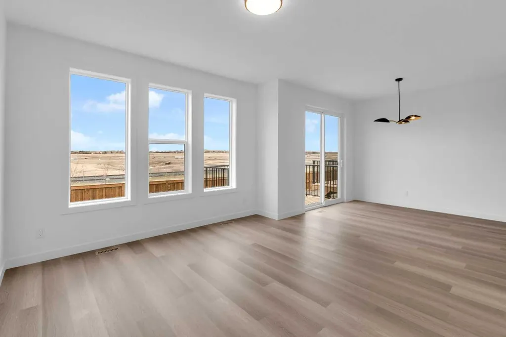 1493 South Point Villas SW Airdrie AB T4B 5P2