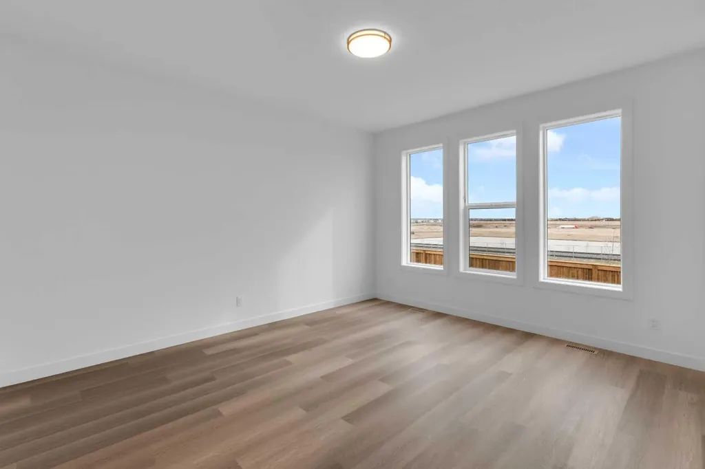 1493 South Point Villas SW Airdrie AB T4B 5P2