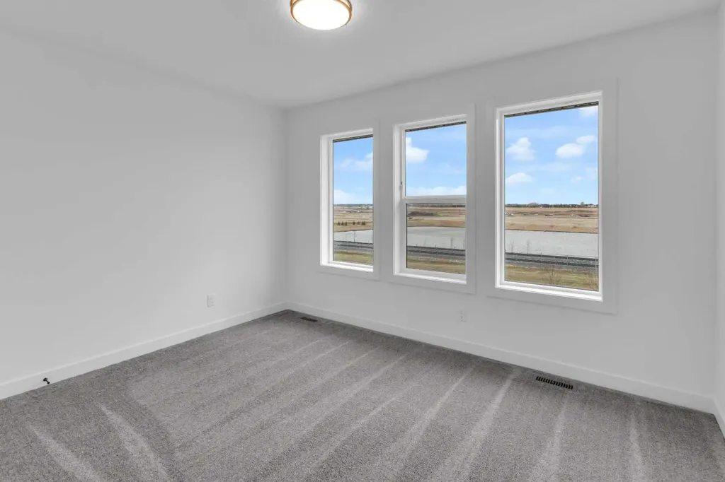 1493 South Point Villas SW Airdrie AB T4B 5P2