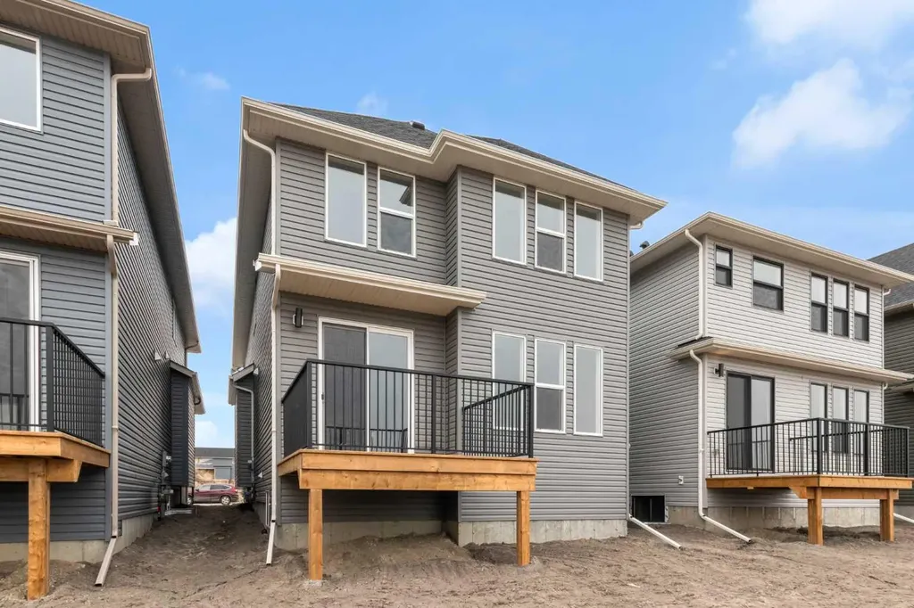 1493 South Point Villas SW Airdrie AB T4B 5P2