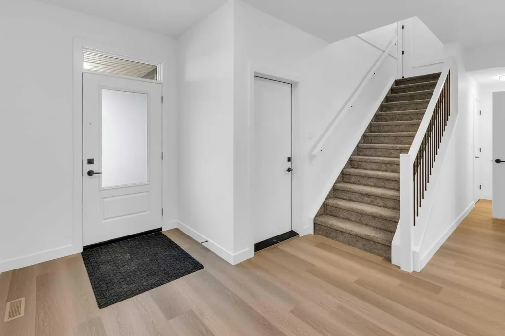 1493 South Point Villas SW Airdrie AB T4B 5P2