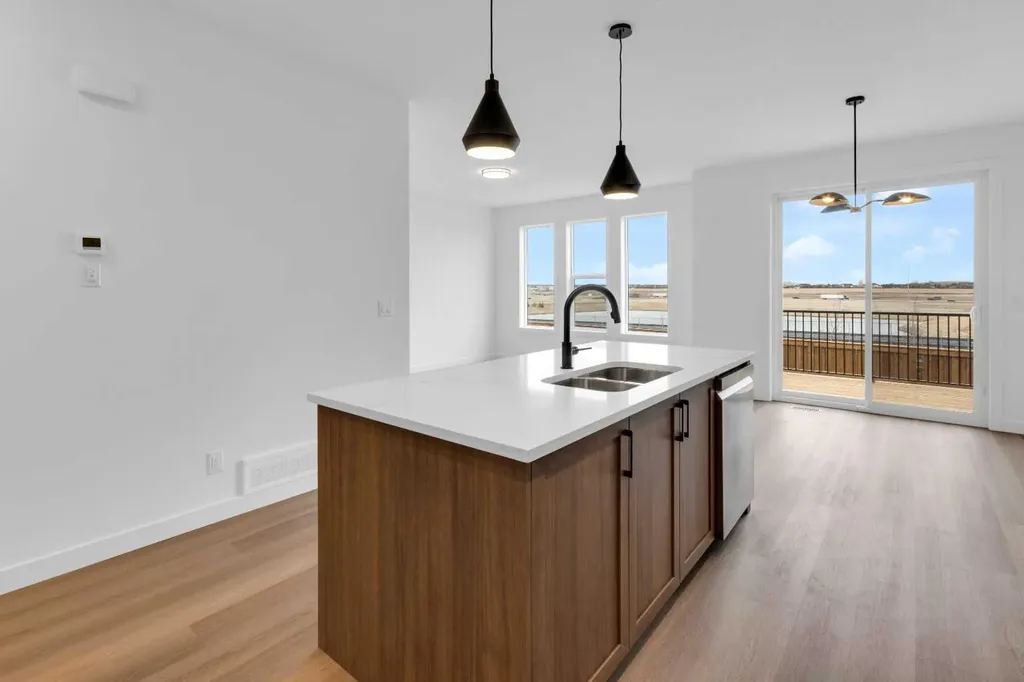 1493 South Point Villas SW Airdrie AB T4B 5P2