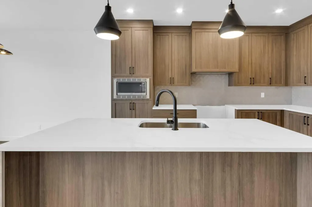 1493 South Point Villas SW Airdrie AB T4B 5P2