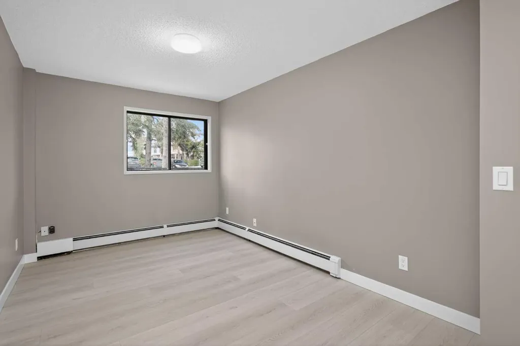 13045 6 Street SW Calgary AB T2W 5H1