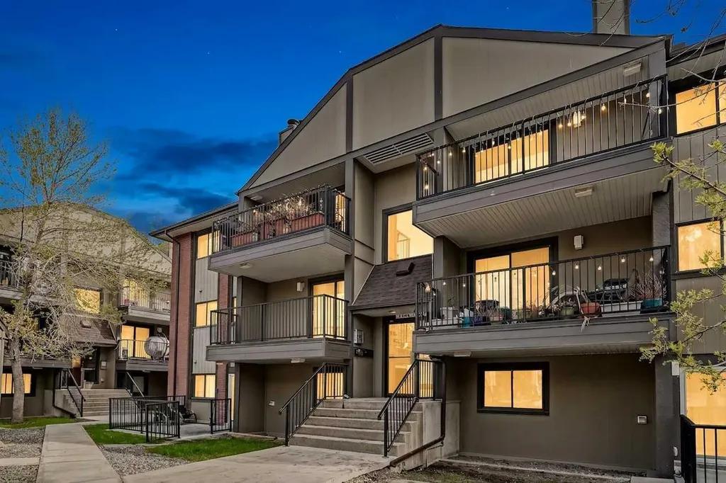 13045 6 Street SW Calgary AB T2W 5H1