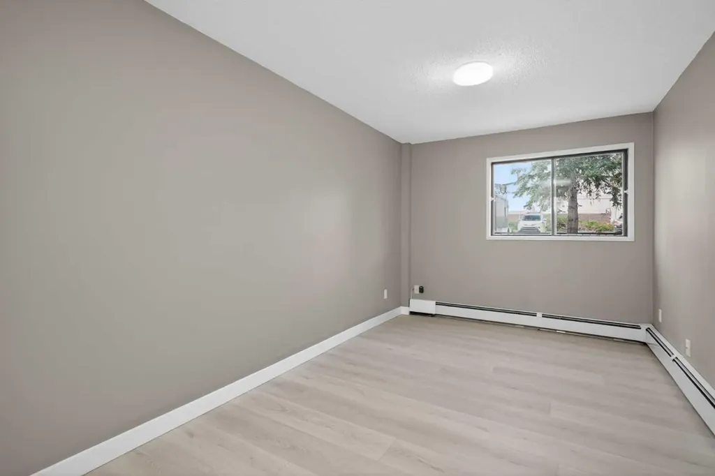 13045 6 Street SW Calgary AB T2W 5H1