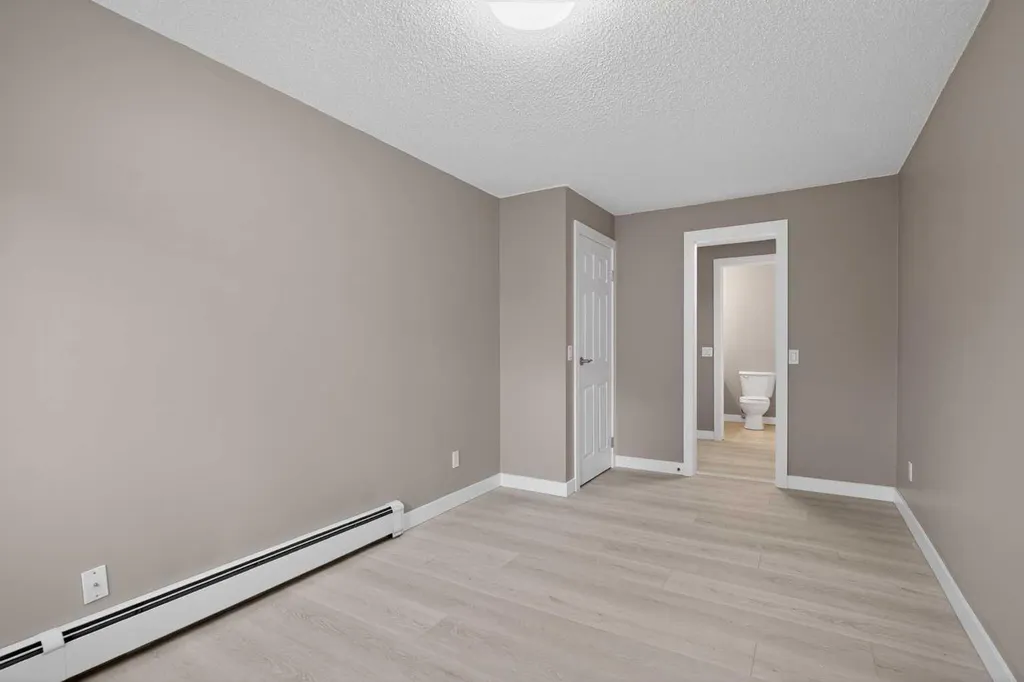 13045 6 Street SW Calgary AB T2W 5H1