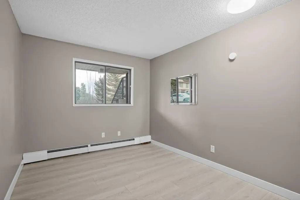 13045 6 Street SW Calgary AB T2W 5H1