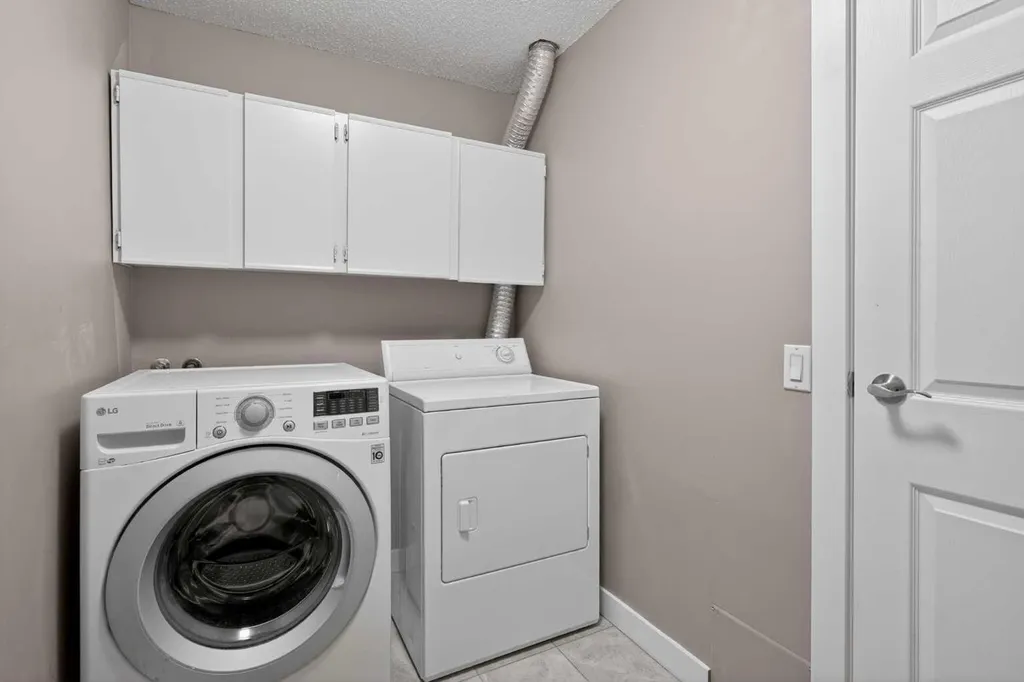 13045 6 Street SW Calgary AB T2W 5H1