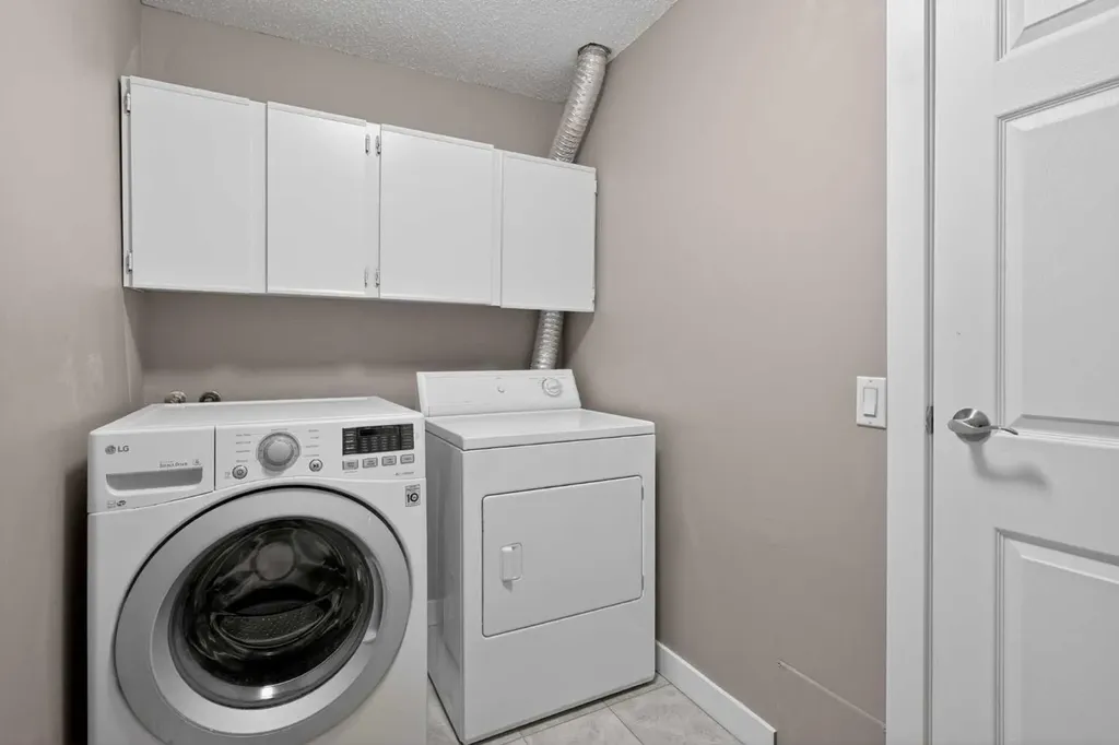 13045 6 Street SW Calgary AB T2W 5H1