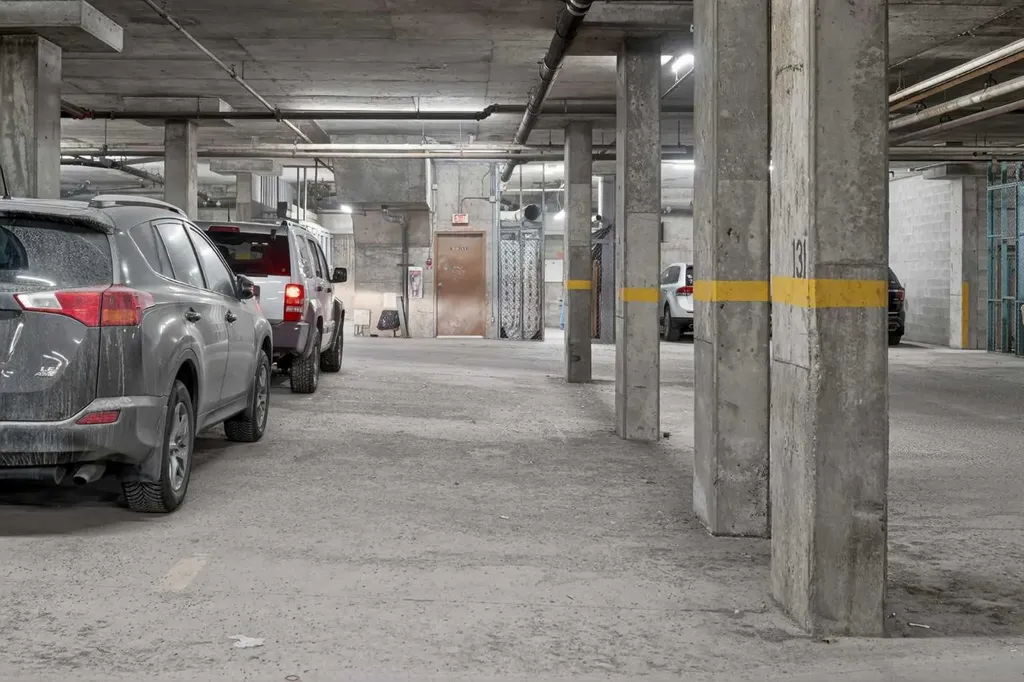 13045 6 Street SW Calgary AB T2W 5H1