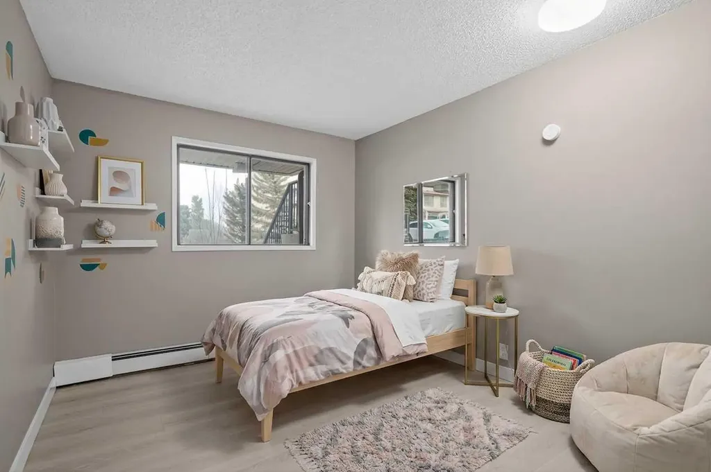 13045 6 Street SW Calgary AB T2W 5H1
